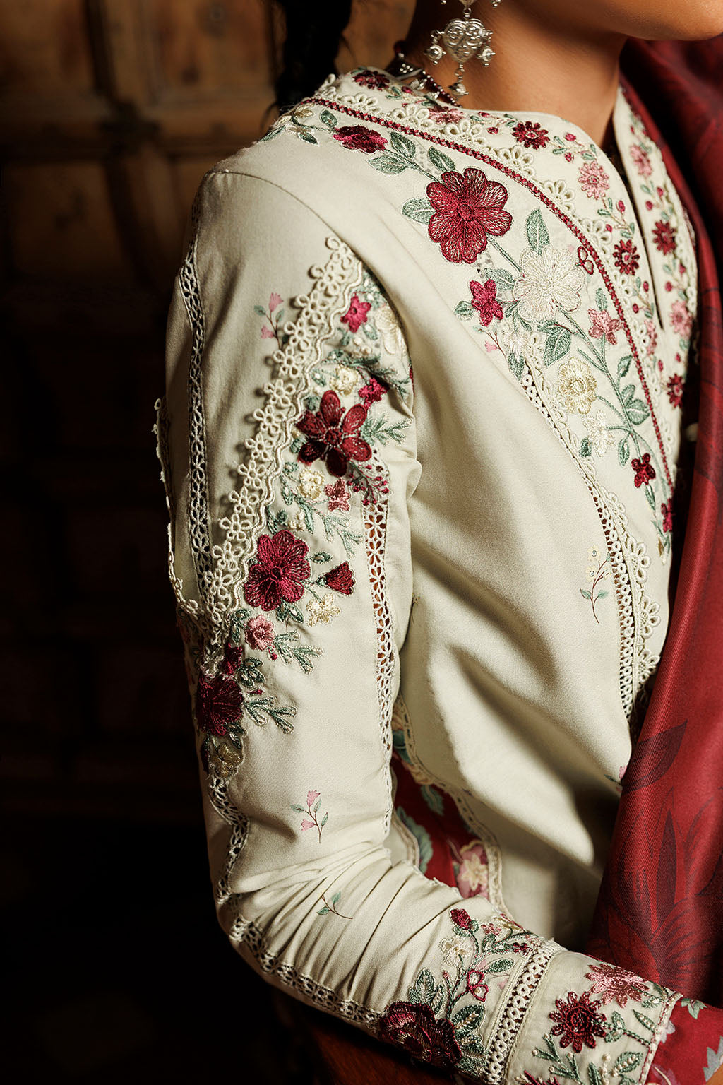 Iznik IPF-28 Embroidered Printed Viscose Linen