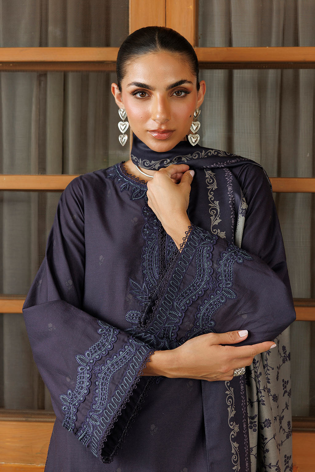 Iznik IPF-30 Embroidered Printed Viscose Linen