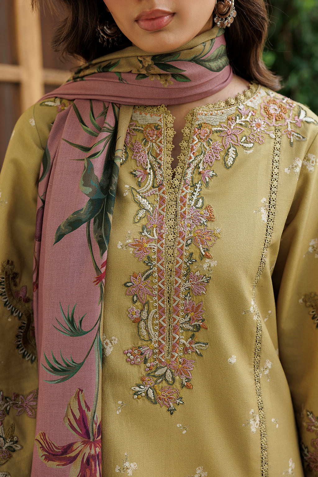 Iznik IPF-23 Embroidered Printed Viscose Linen