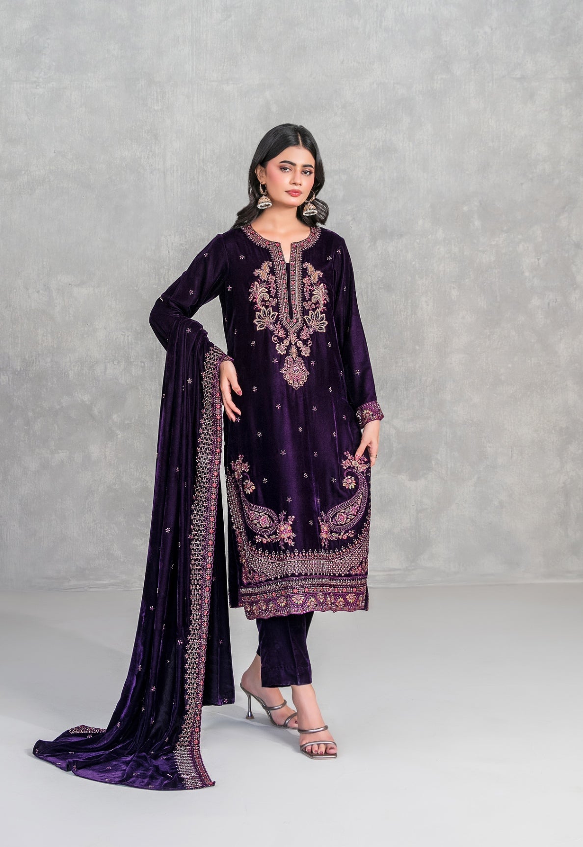 Sincera by Tawakkal D-5705 | Embroidered Velvet Suit | Pak Cloth House
