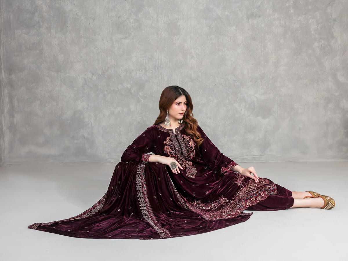 Sincera by Tawakkal D-5706 | Embroidered Velvet Suit | Pak Cloth House