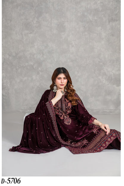 Sincera by Tawakkal D-5706 | Embroidered Velvet Suit | Pak Cloth House