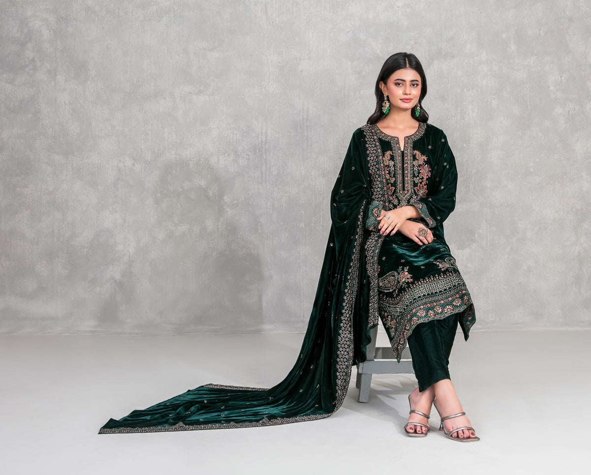 Sincera by Tawakkal D-5707 | Embroidered Velvet Suit | Pak Cloth House