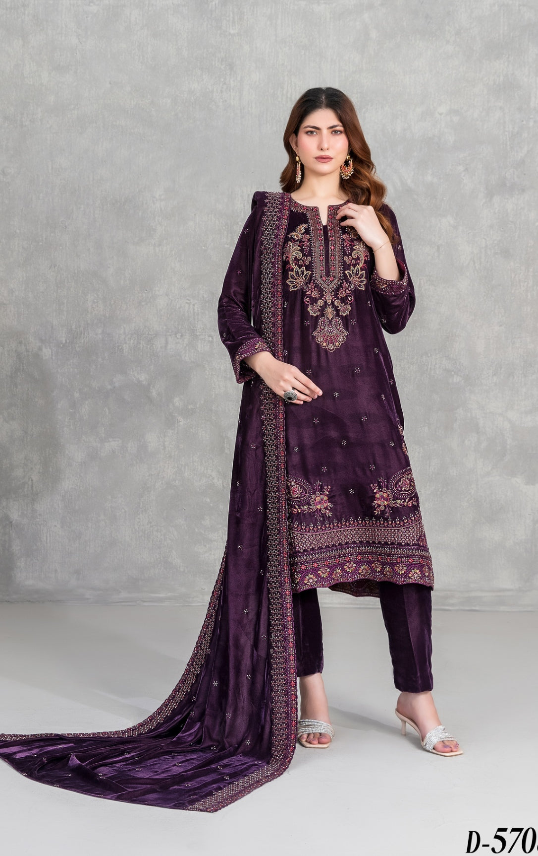 Sincera by Tawakkal D-5708 | Embroidered Velvet Suit | Pak Cloth House